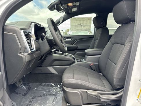 New 2026 GMC Canyon Elevation w/ LPO, Black Badging Package RWD image 19