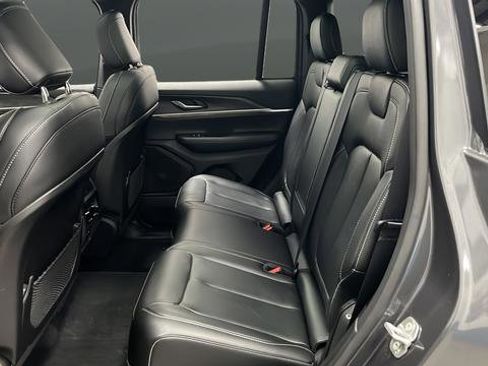 Used 2025 Jeep Grand Cherokee Limited w/ Black Appearance Package AWD/4WD image 22