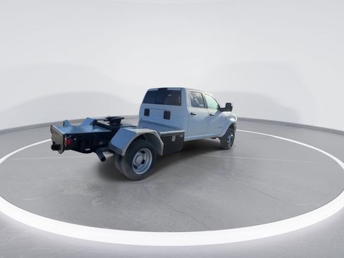 Used 2024 RAM 4500 SLT w/ Quick Order Package 2YG SLT image 8