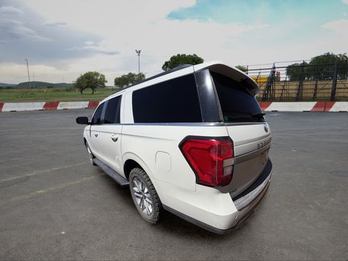 Used 2024 Ford Expedition Max XLT AWD/4WD image 4