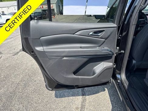 Used 2025 Chevrolet Traverse LT w/ LPO, Floor Liner Package FWD image 20