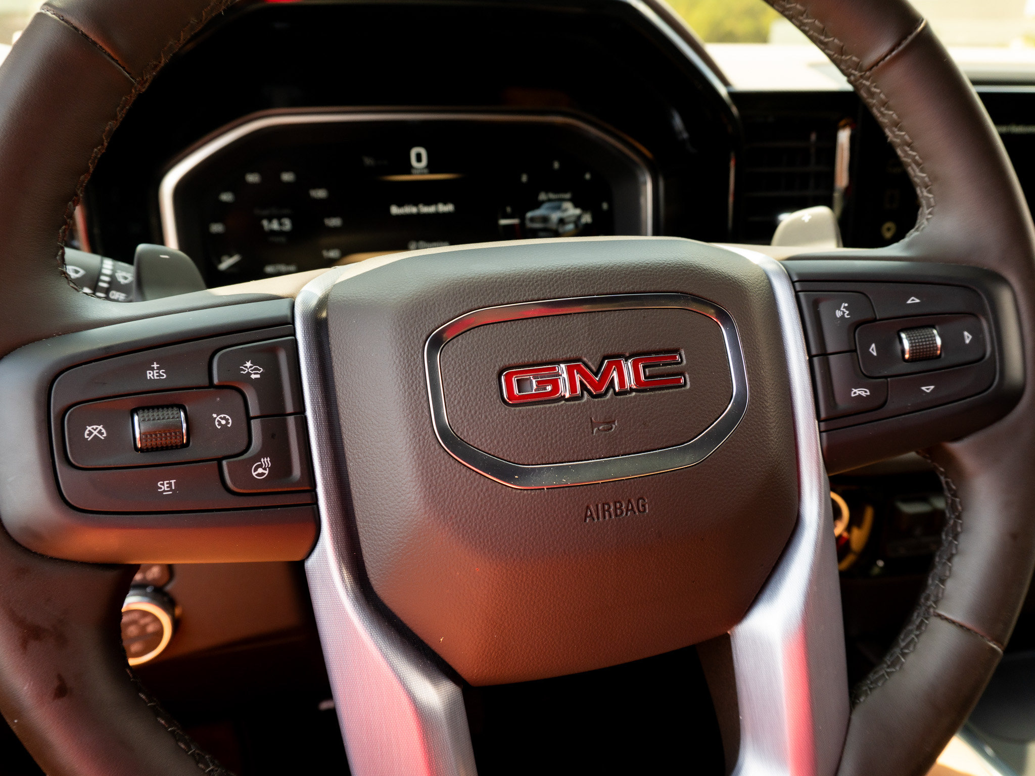 Used 2026 GMC Sierra 1500 SLT w/ SLT Convenience Package AWD/4WD image 33