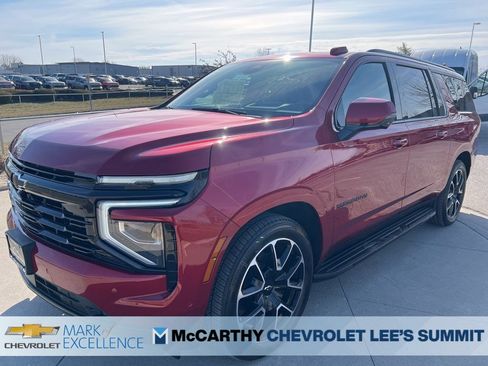 New 2026 Chevrolet Suburban RST image 5