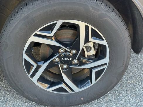 Used 2024 Kia Sportage LX image 12
