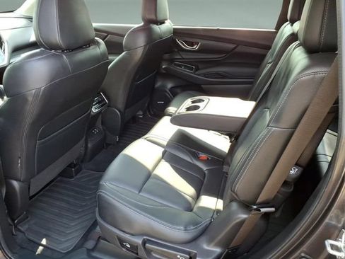 Used 2025 Subaru Ascent Limited w/ Popular Package #2 AWD/4WD image 31