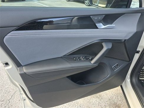 New 2026 Volkswagen Tiguan SE R-Line image 13