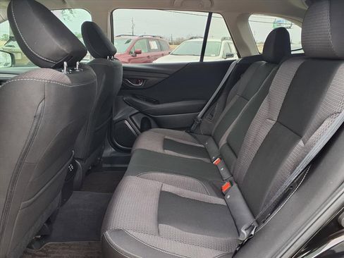 Used 2023 Subaru Outback Premium image 5