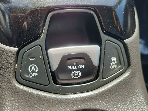 Used 2020 Jeep Compass Limited image 29