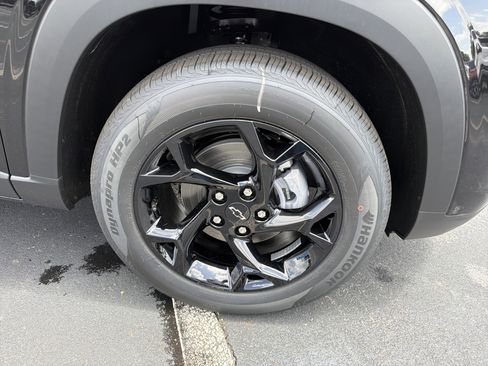New 2026 Chevrolet Trax LT FWD image 12
