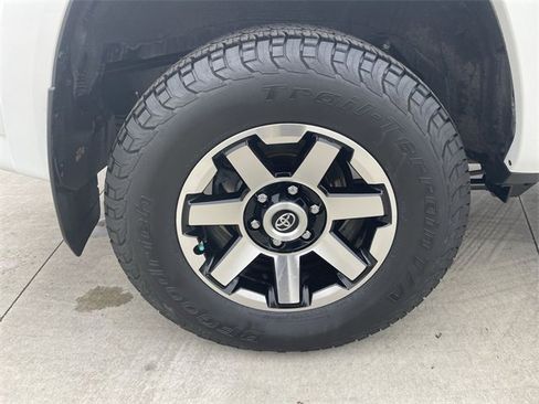 Used 2021 Toyota 4Runner TRD Off-Road Premium image 34