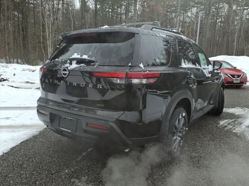New 2026 Nissan Pathfinder SV image 7