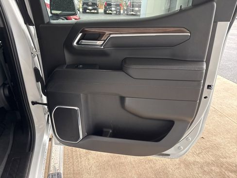 Used 2023 Chevrolet Silverado 1500 LT image 26