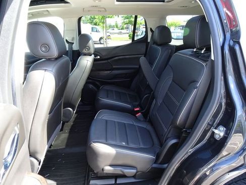 Used 2020 GMC Acadia Denali w/ Technology Package FWD image 15