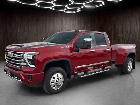 Used 2024 Chevrolet Silverado 3500 High Country AWD/4WD image 3
