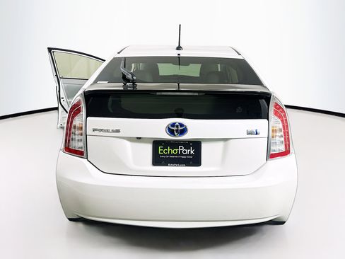 Used 2015 Toyota Prius Five w/ Advanced Technology Package FWD image 7