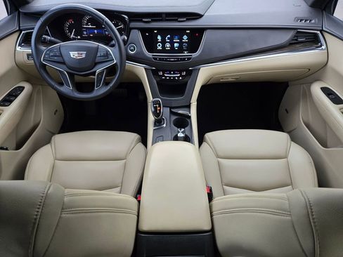 Used 2017 Cadillac XT5 FWD w/ LPO, Wheel Lock Package image 10