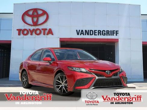 Certified 2024 Toyota Camry SE FWD image 1