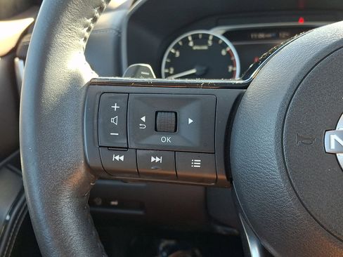 Used 2023 Nissan Rogue SV image 18