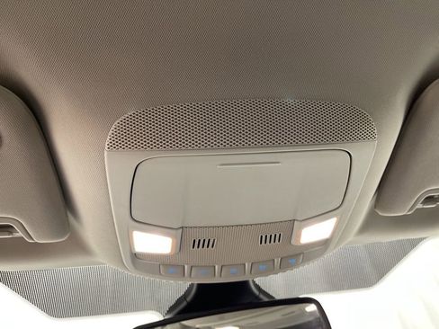 Used 2024 Ford Edge Titanium image 8