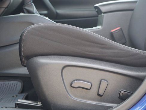 Used 2018 Nissan Rogue SV AWD/4WD image 19