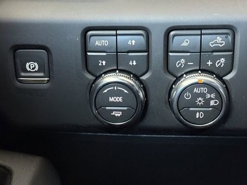 New 2026 GMC Sierra 3500 AT4 w/ AT4 Premium Plus Package AWD/4WD image 30