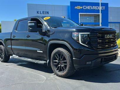 Used 2023 GMC Sierra 1500 Elevation w/ LPO, Elevation Black Package