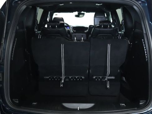 Used 2023 Chrysler Pacifica Touring-L w/ Uconnect Theater Family Group AWD/4WD image 32