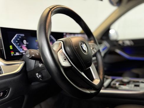 Used 2023 BMW X7 xDrive40i image 14