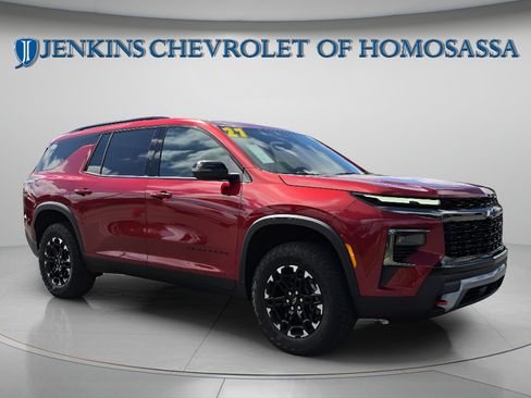 New 2027 Chevrolet Traverse Z71 w/ Enhanced Driving Package AWD/4WD image 2