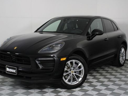 Certified 2026 Porsche Macan AWD/4WD image 1