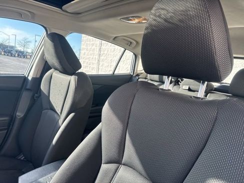 Used 2017 Subaru Impreza 2.0i Premium image 10