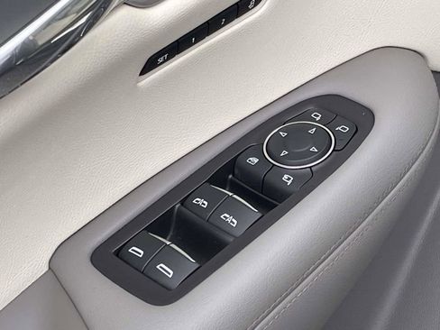 Used 2021 Cadillac XT6 Premium Luxury image 17