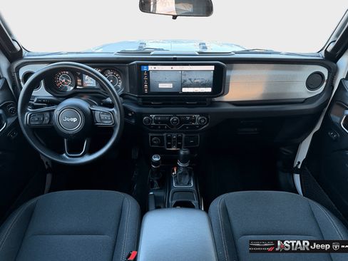 Used 2025 Jeep Gladiator Sport AWD/4WD image 9