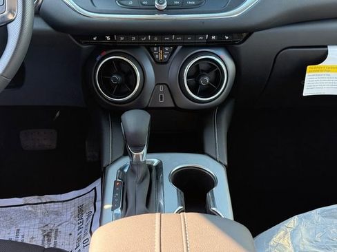 Used 2025 Chevrolet Blazer LT image 16