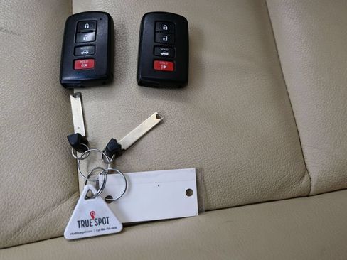 Used 2015 Toyota Avalon XLE Touring FWD image 28