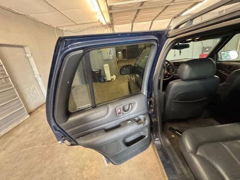 Used 1999 Chevrolet Blazer LT w/ Cold-Climate Pkg AWD/4WD image 24