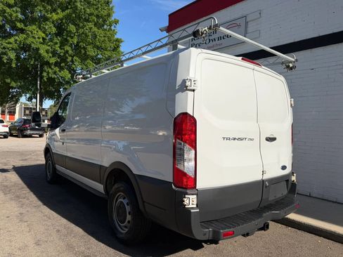 Used 2018 Ford Transit 250 130 Low Roof RWD image 7