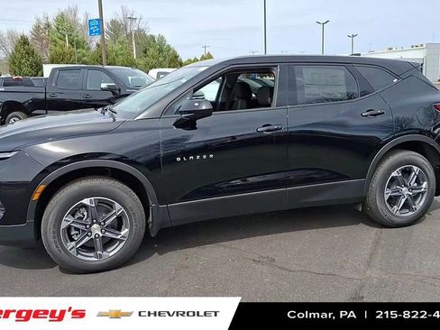 New 2025 Chevrolet Blazer LT image 4