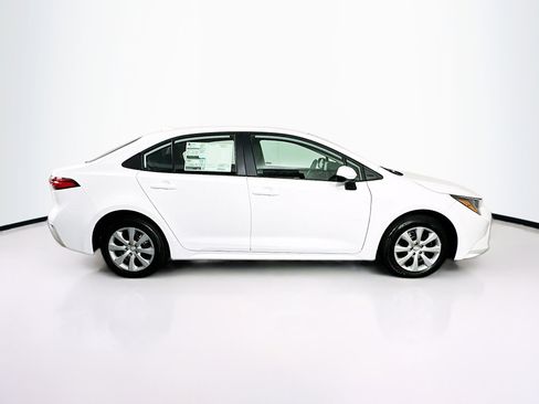 Used 2026 Toyota Corolla LE image 10