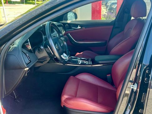 Used 2022 Kia Stinger GT-Line w/ Sun & Sound Package RWD image 7