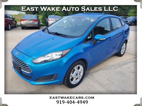 Used 2015 Ford Fiesta SE FWD image 1