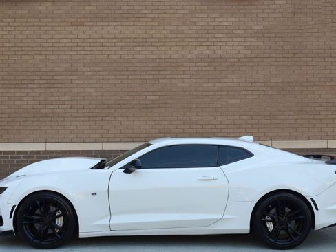 Used 2021 Chevrolet Camaro SS RWD image 2