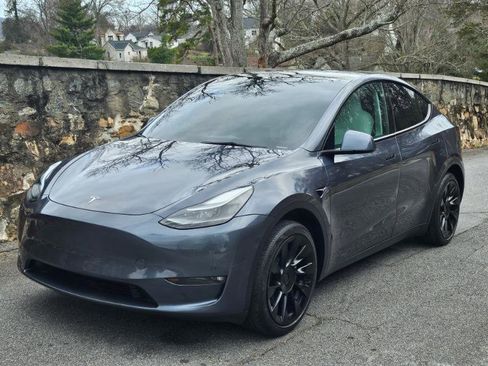 Used 2023 Tesla Model Y Long Range image 13