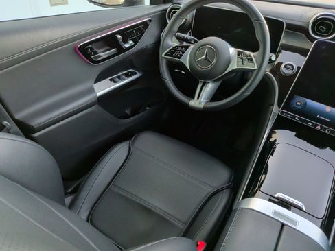 Used 2024 Mercedes-Benz GLC 300 image 31