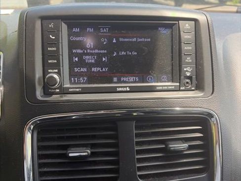 Used 2019 Dodge Grand Caravan GT FWD image 14