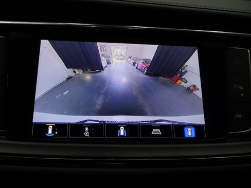 Used 2022 Buick Enclave Premium image 25