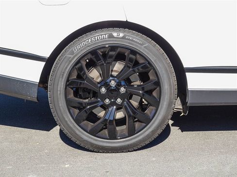 Used 2019 Land Rover Range Rover HSE image 14