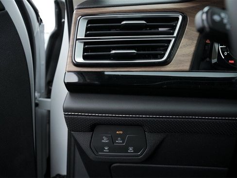 New 2026 Volkswagen Atlas SE image 19