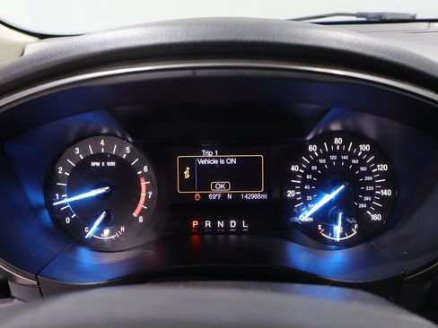 Used 2017 Ford Fusion SE FWD image 39