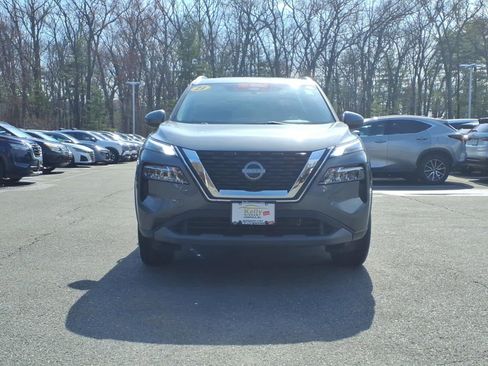 Used 2023 Nissan Rogue SV w/ SV Premium B Package image 2